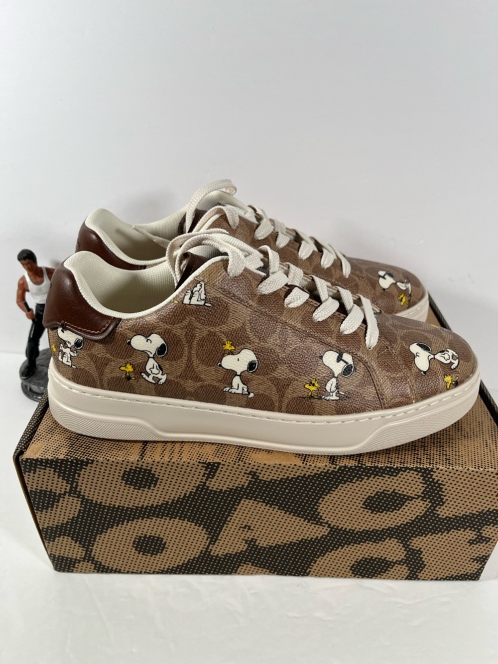 NIB Coach X Peanuts women Sneaker Signature Canvas size 6.5B